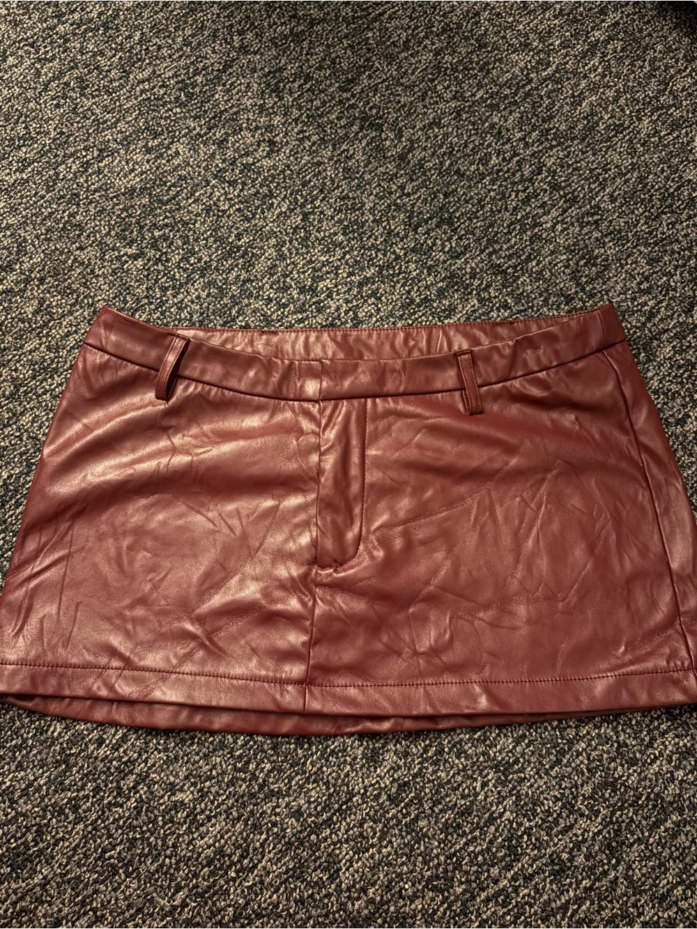 Faux Leather Mini Skirt in Burgundy Women’s Size Small